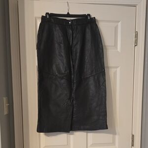 Elegant Black Leather Pencil Skirt